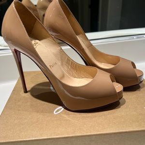Privé Open Toe Pump
CHRISTIAN LOUBOUTIN